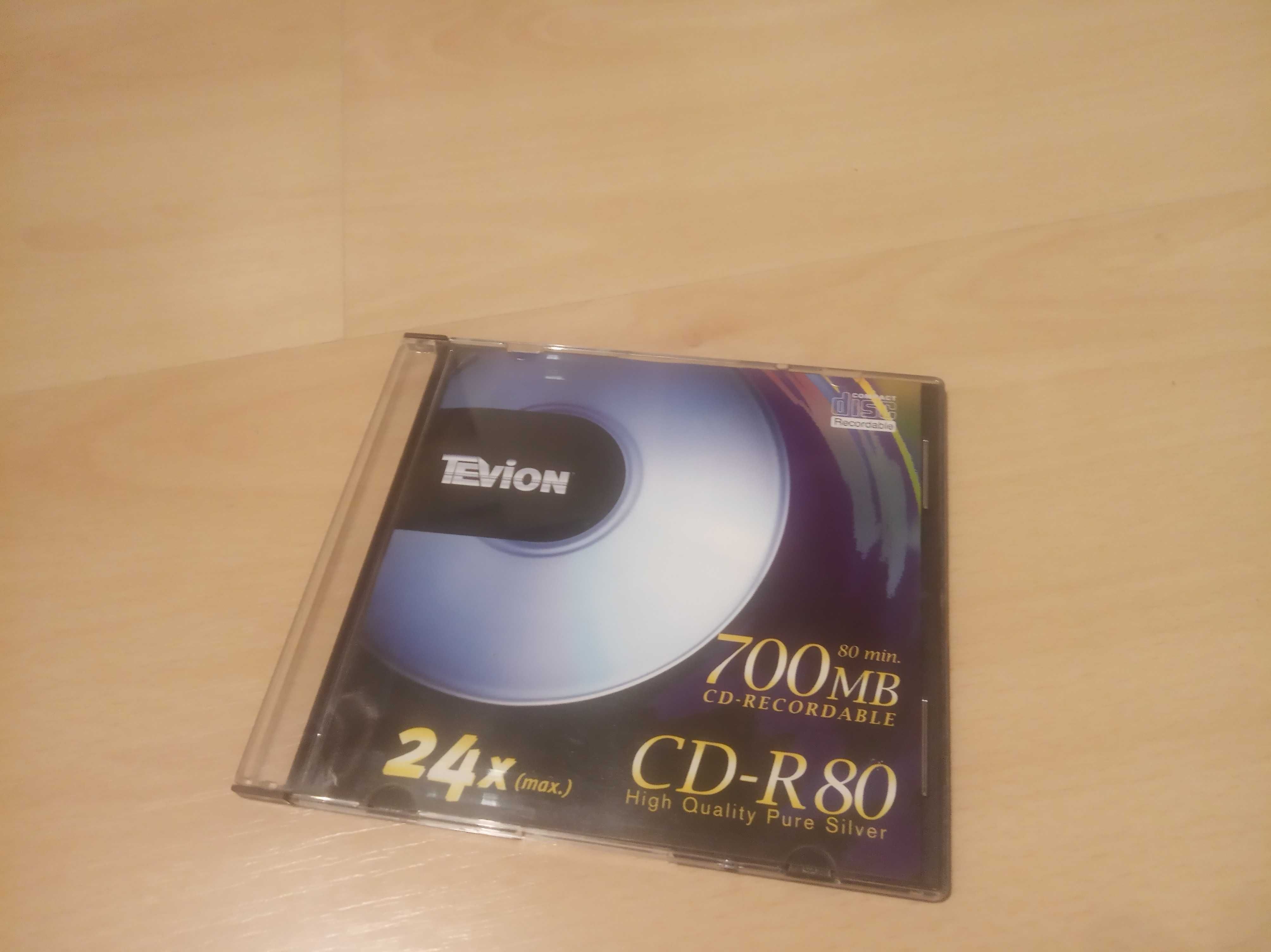 Płyty CD - R80 700 MB - nowe opakowanie zawierające 10 sztuk