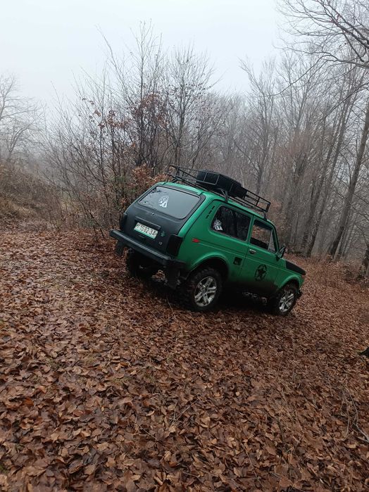 Продам ниву підготовлена для офроуда