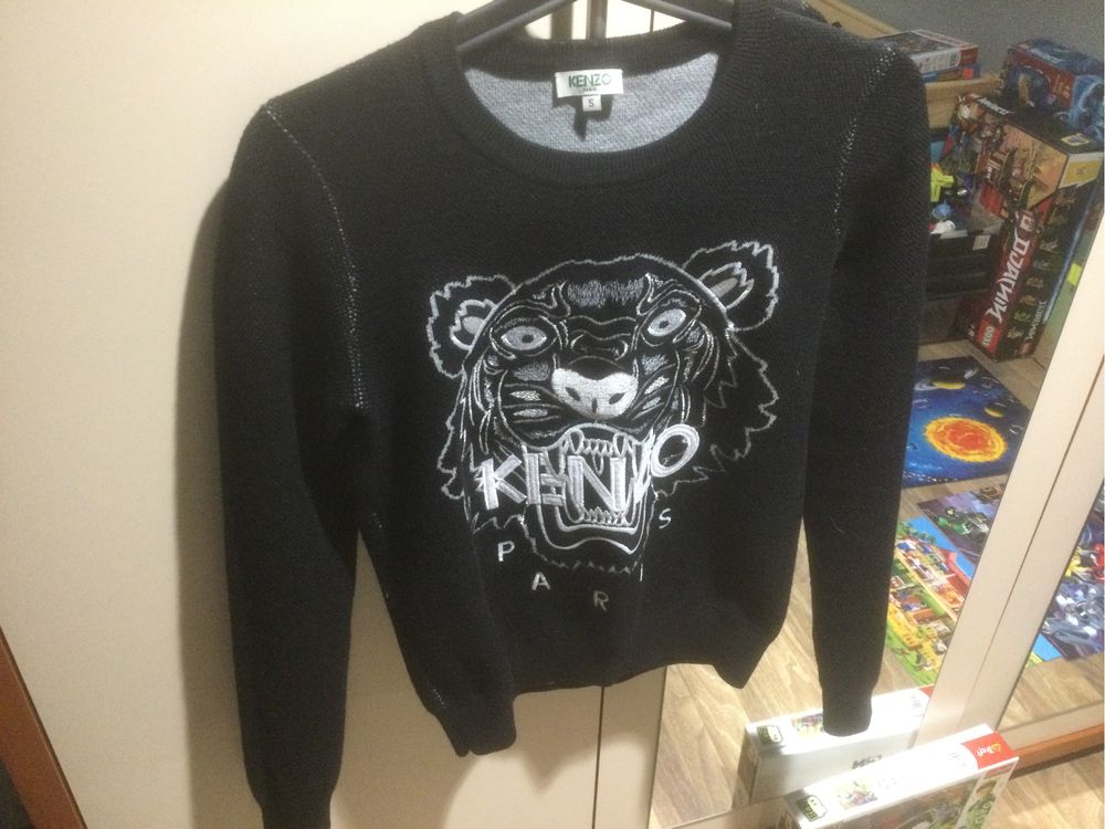 Czarny sweter marki Kenzo