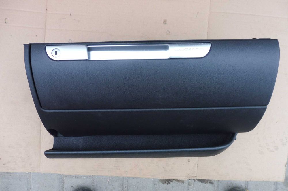 Schowek pasażera czarny QUATTRO - AUDI TT 8N europa