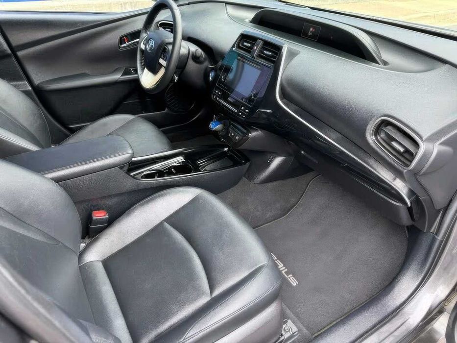 Toyota Prius      2017