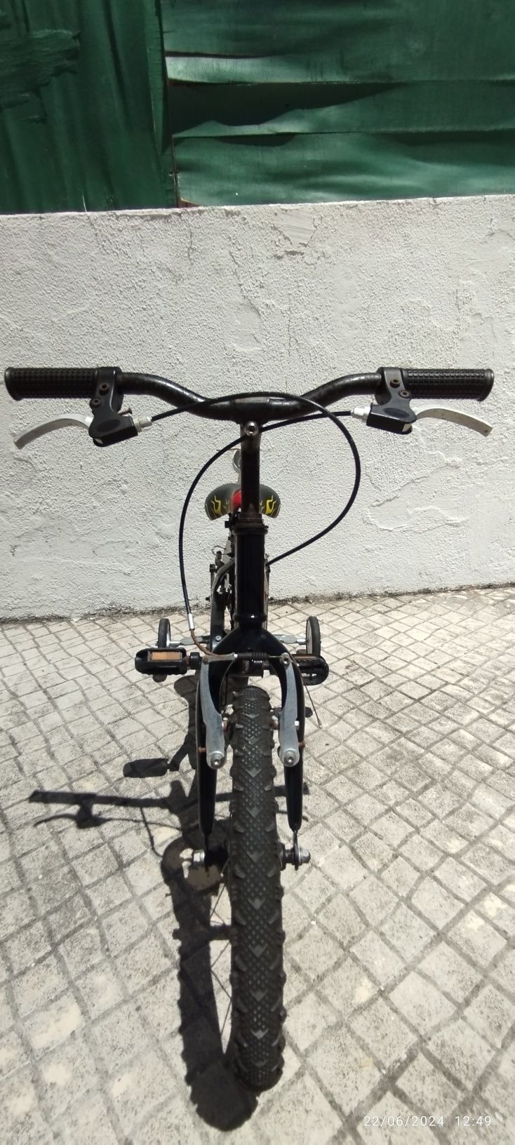 Vende-se bicicleta de criança (roda 16)