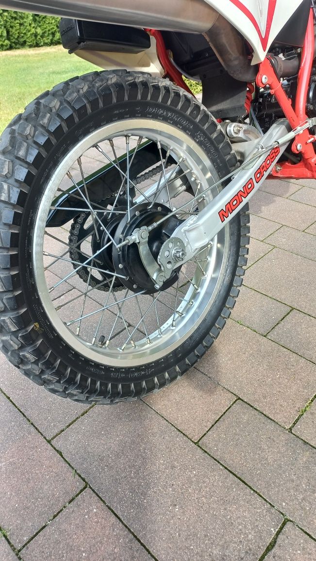 Yamaha XT 350 vintage enduro