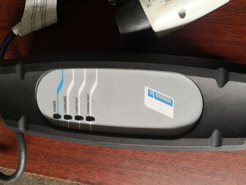 Зарядне для електромобіля від BMW I3