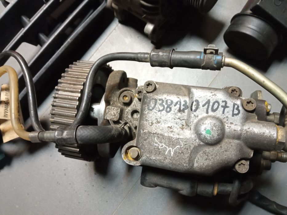 VW Golf IV 1.9 TDI alternator rozrusznik pompa lampa przepływomierz