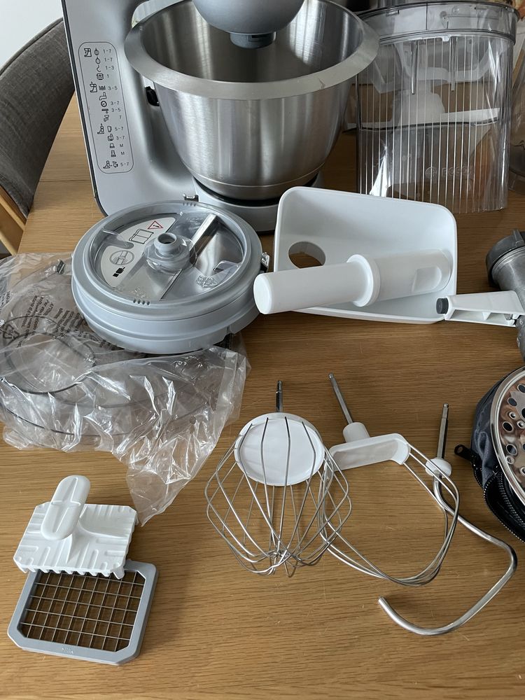MUM 5 creation line bosch robot kuchenny