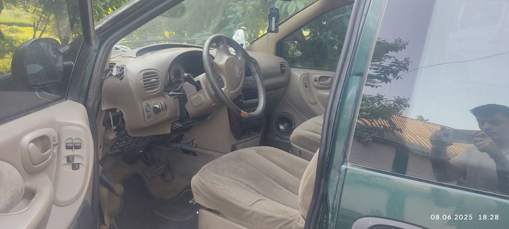 Продам Dodge caravan