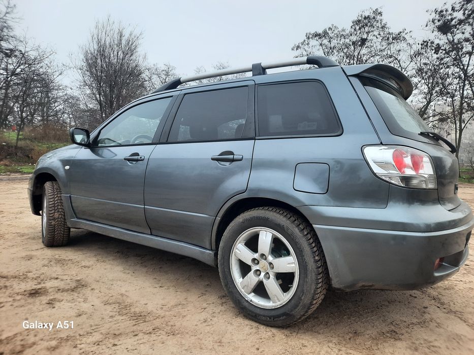 В продаже Mitsubishi autlender 2003 года.  На 4 газу .На полнейшем ход