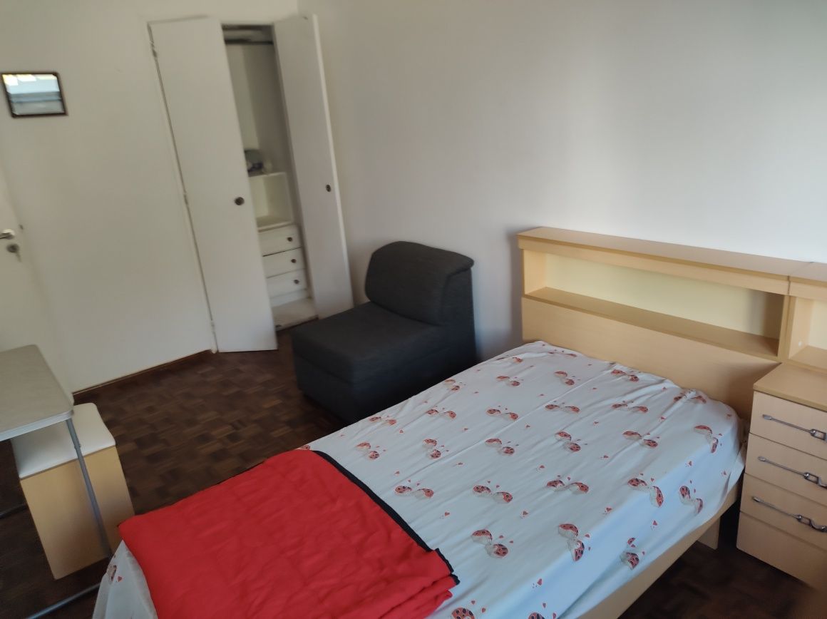 Alugo quarto entrada imediata