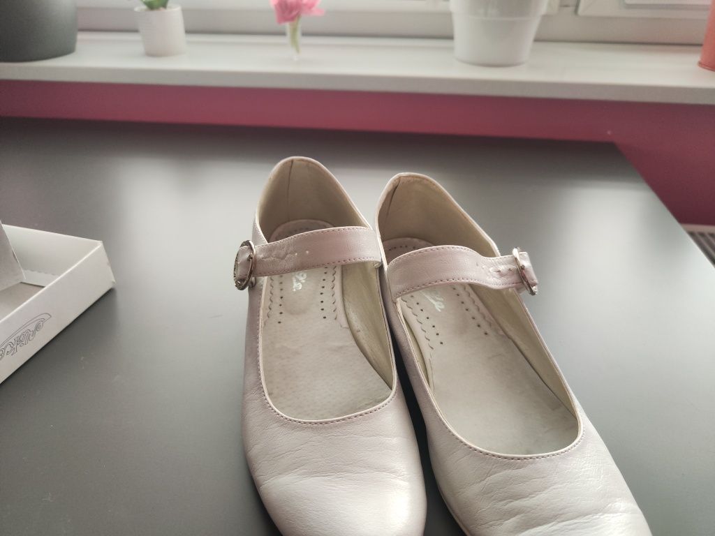 Buty komunijne dziewczęce