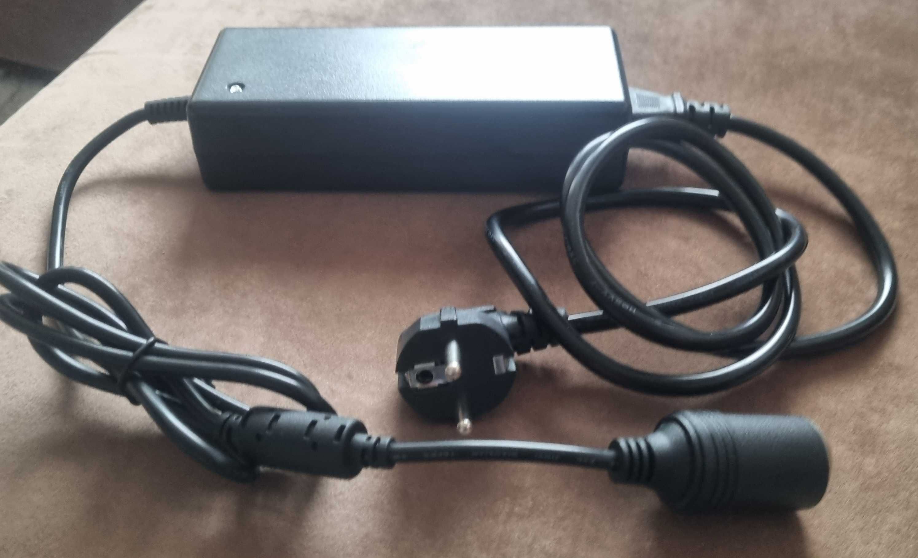 Adapter 100- 240 V na 12 V/10A na gniazdo zapalniczki AGPTEK HJDZ-1210