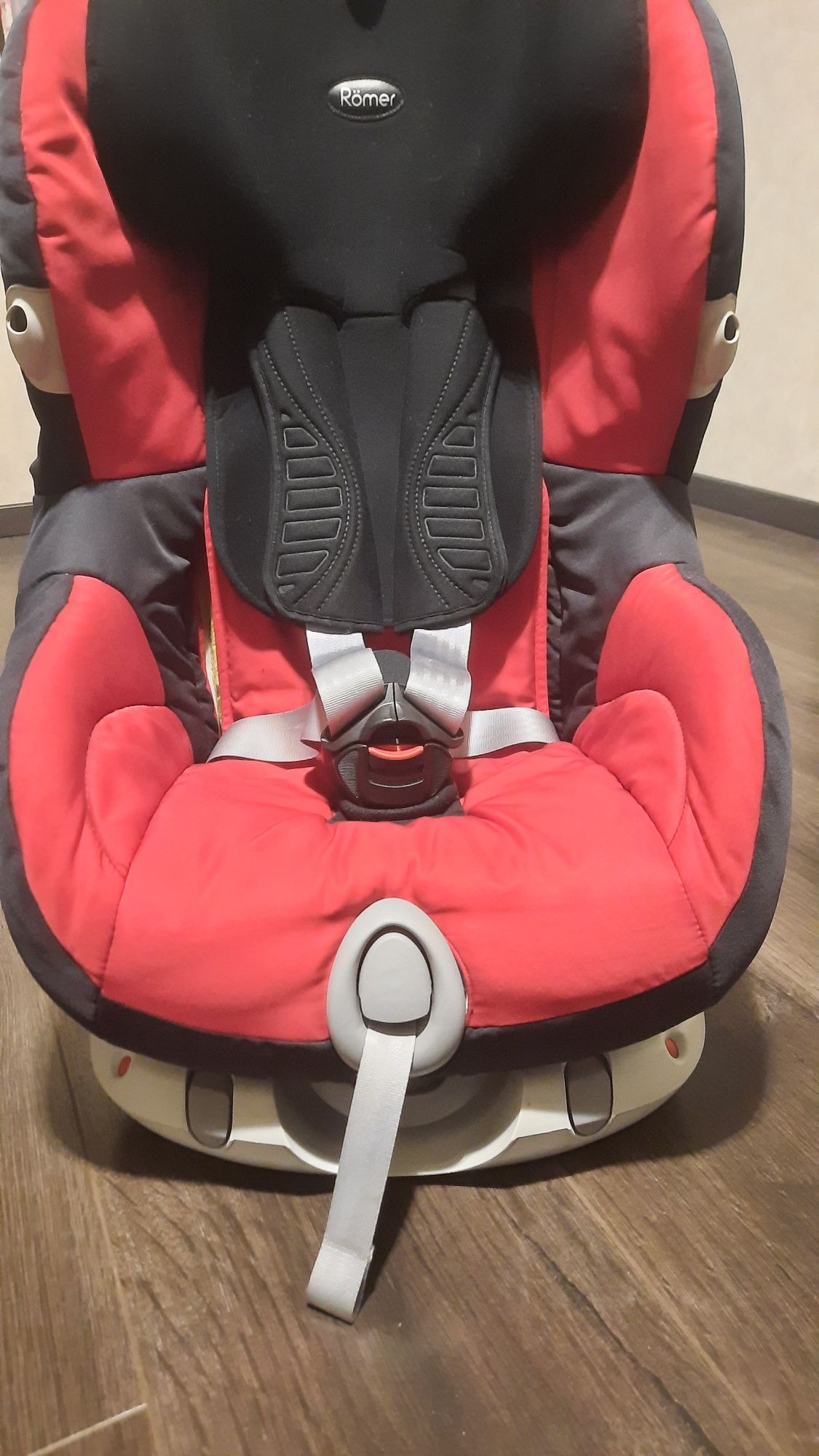 Дитяче автокрісло Britax Romer Trifix