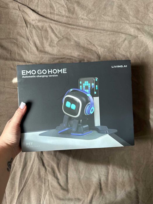 Розумний робот EMO Go Home Living AI ємо-робот