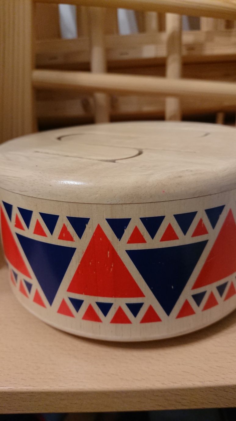 drewniany bębenek PlanToys Montessori