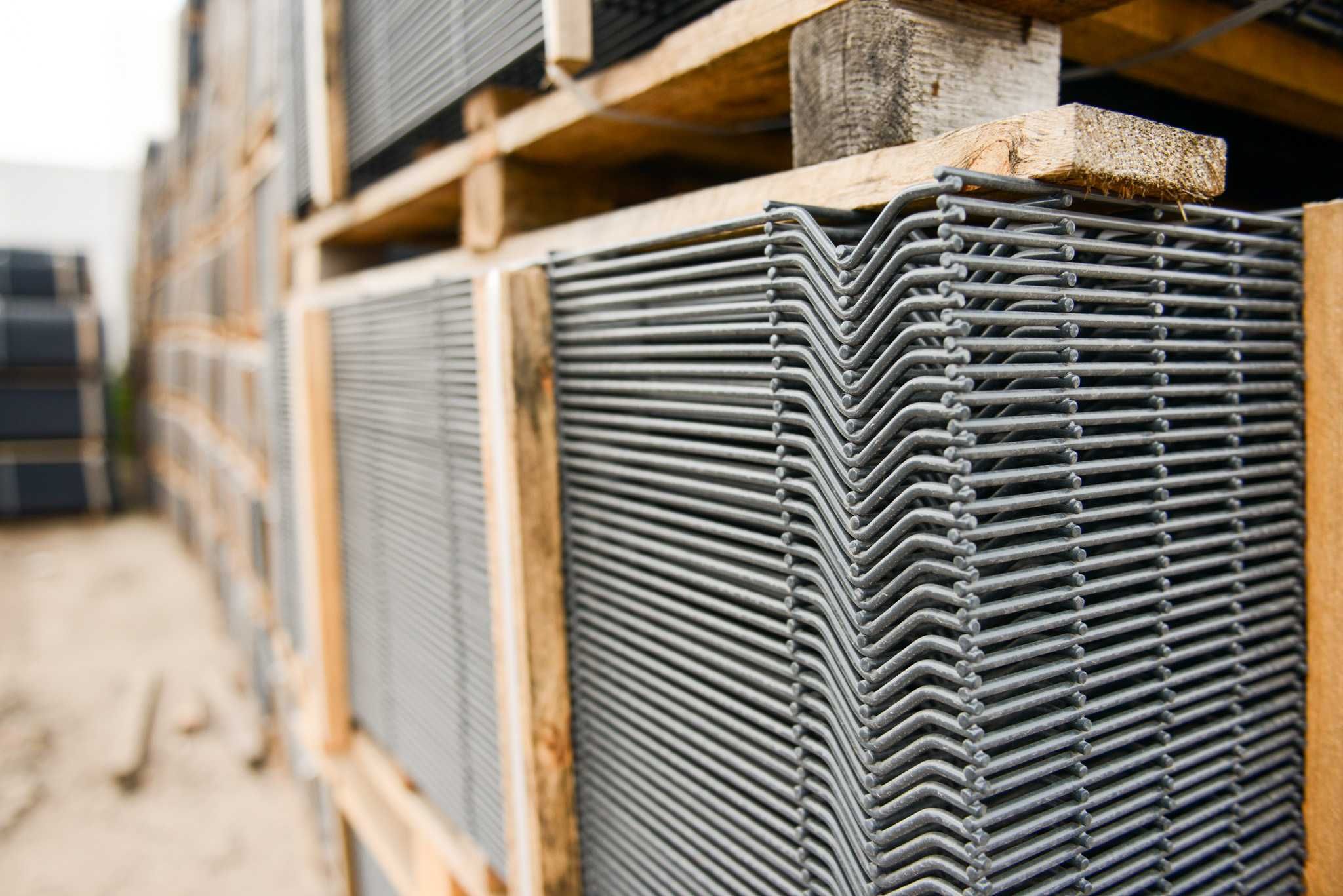 Kompleksowe dostawy stali i aluminium dla firm i zakładów.