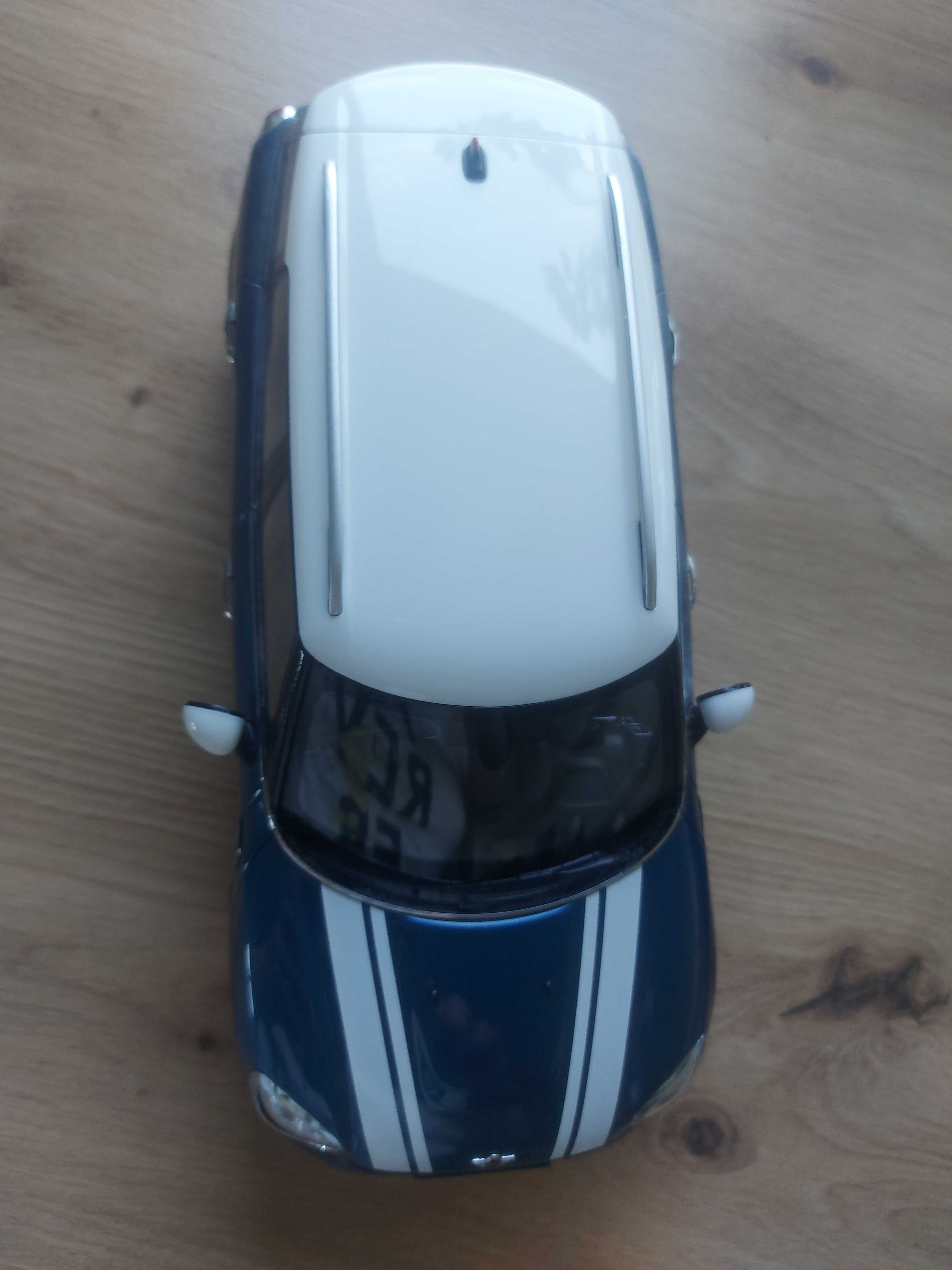 Samochód kolekcjonerski mini countryman 1:18