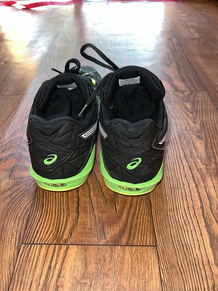 Волейбольні кросівки asics gel-fireblast 2