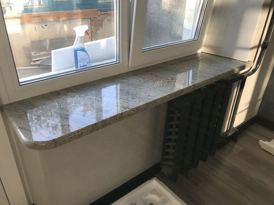 Підвіконня з мармуру, граніту, кварциту на замовлення