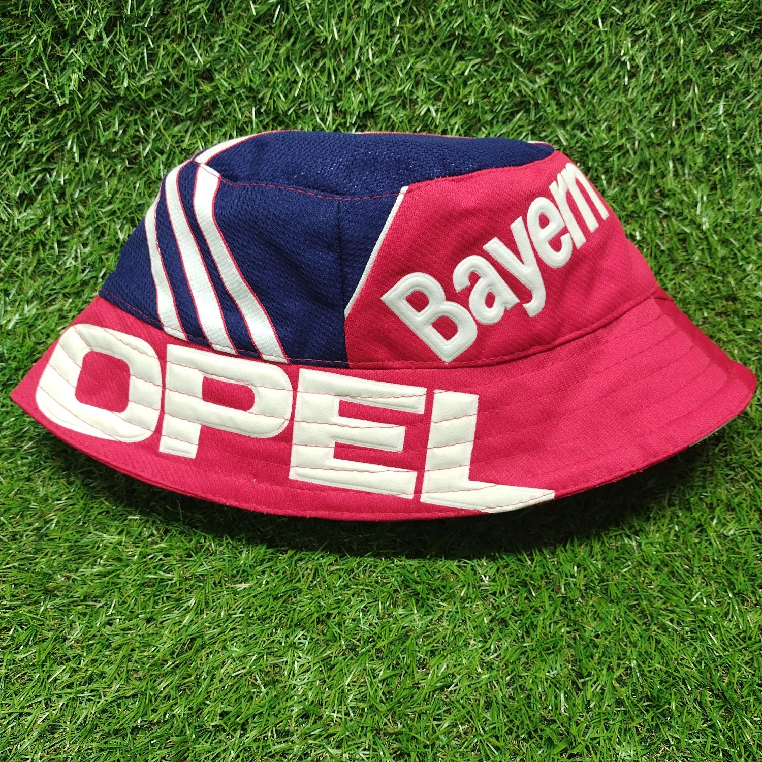 Czapka buckethats Bayern Monachium