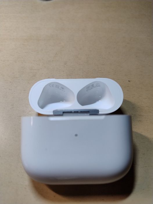AirPods 3 покоління Лежать без діла!!