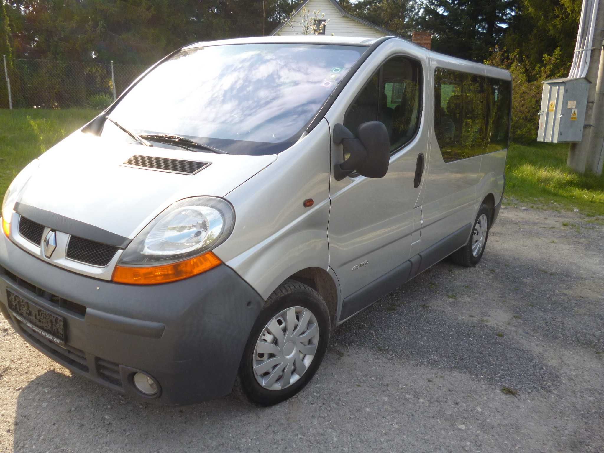 Renault trafic 1.9 klima 9 osobowy