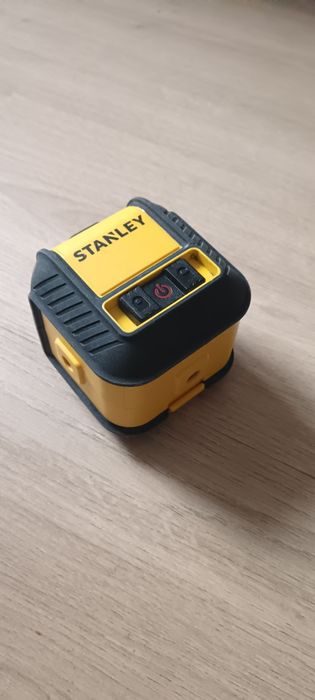 Nível linhas cruzadas vermelhas Stanley