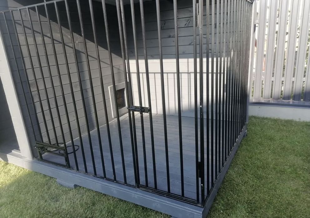 Вольєр для собаки з хоз блоком сірий