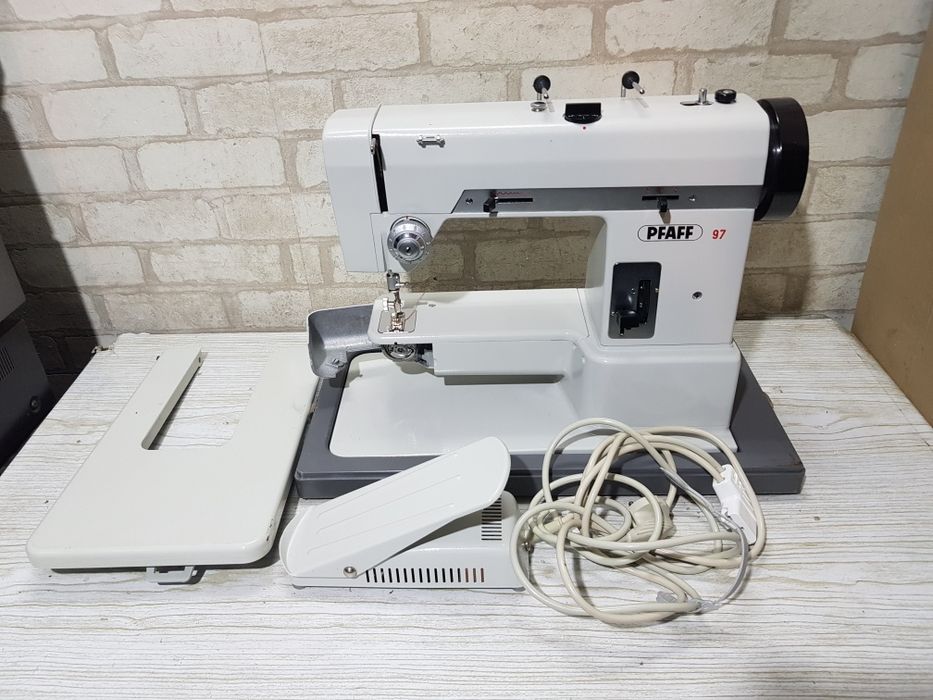 Швейна/швейная машинка Pfaff 97 б/у з Німеччини