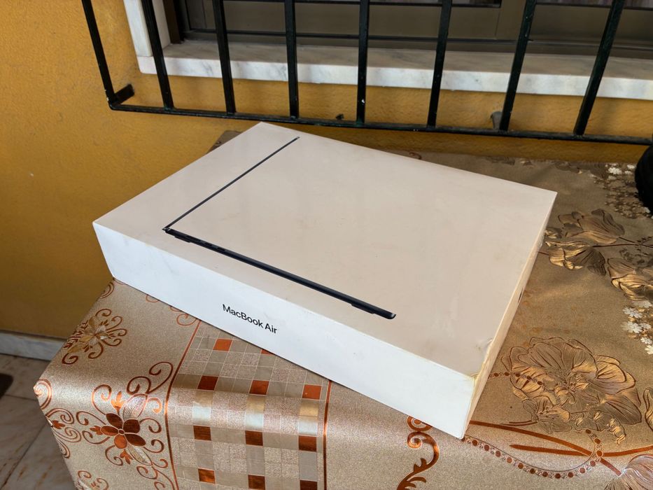 MacBook Air M3 8gb 256gb ssd quase novo sem riscos e mazelas, na caixa