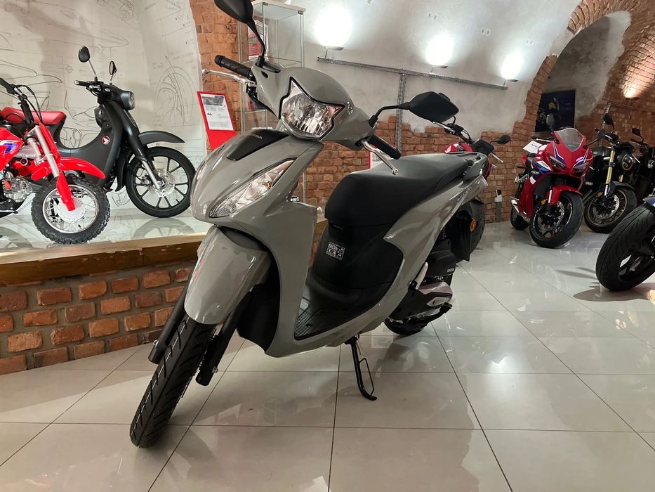 Honda Vision 110, Od Ręki