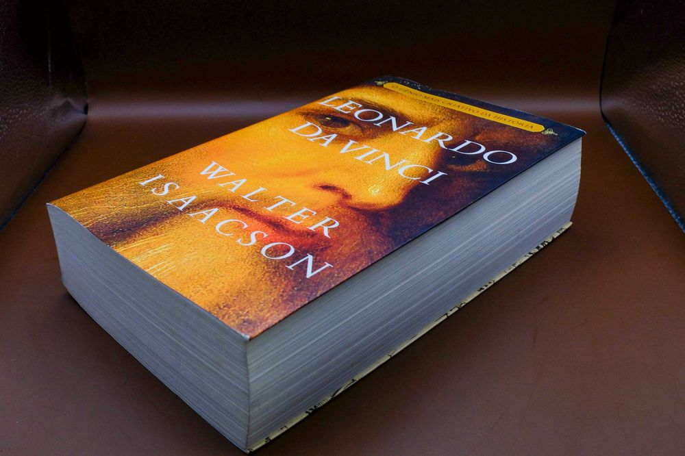 Livro Leonardo da Vinci, de Walter Isaacson. Como novo. 671 páginas.