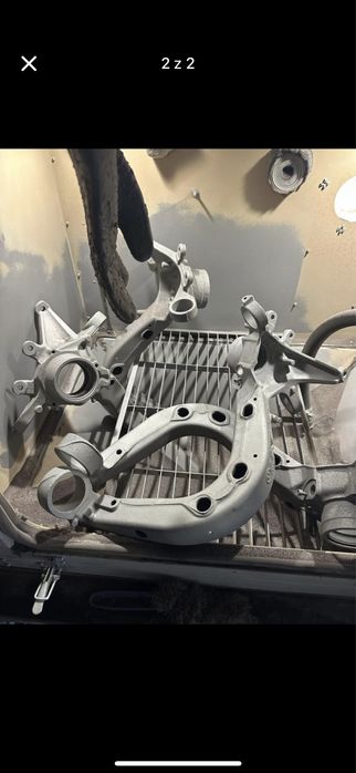 Piaskowanie szkiełkowanie kabinowe detale oczyszczanie zawieszenie