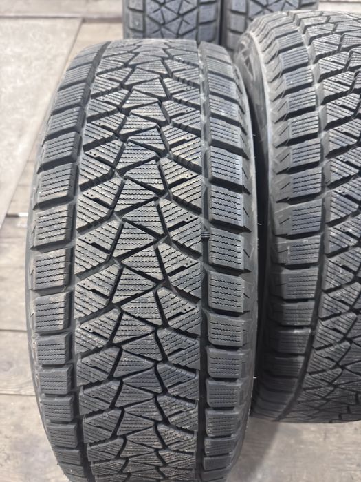 Зимняя резина Bridgestone Blizzak DM-v2
