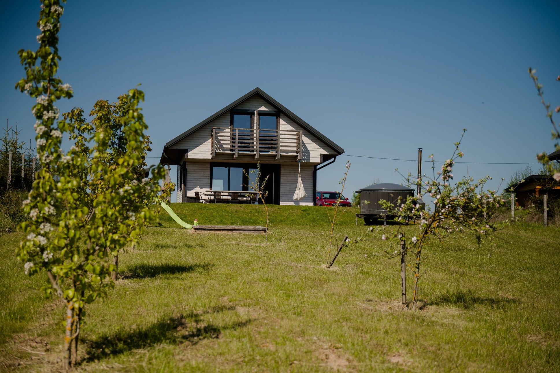 Domek nad jeziorem, jacuzzi, wolny termin 23.08-31.08, plaża, łódka
