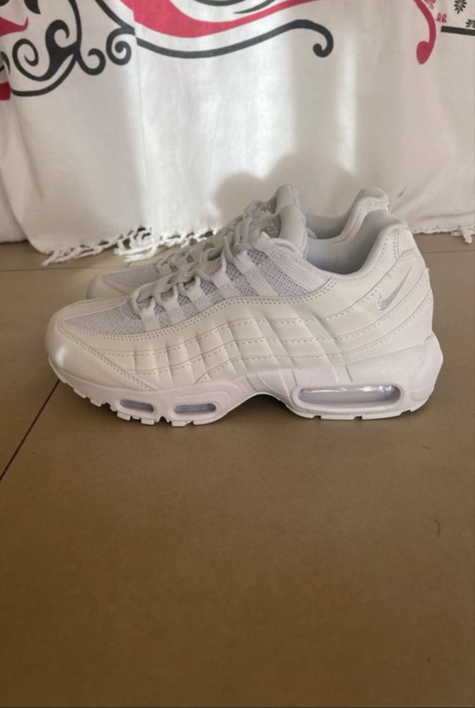 Nike Air Max 95 Triple White