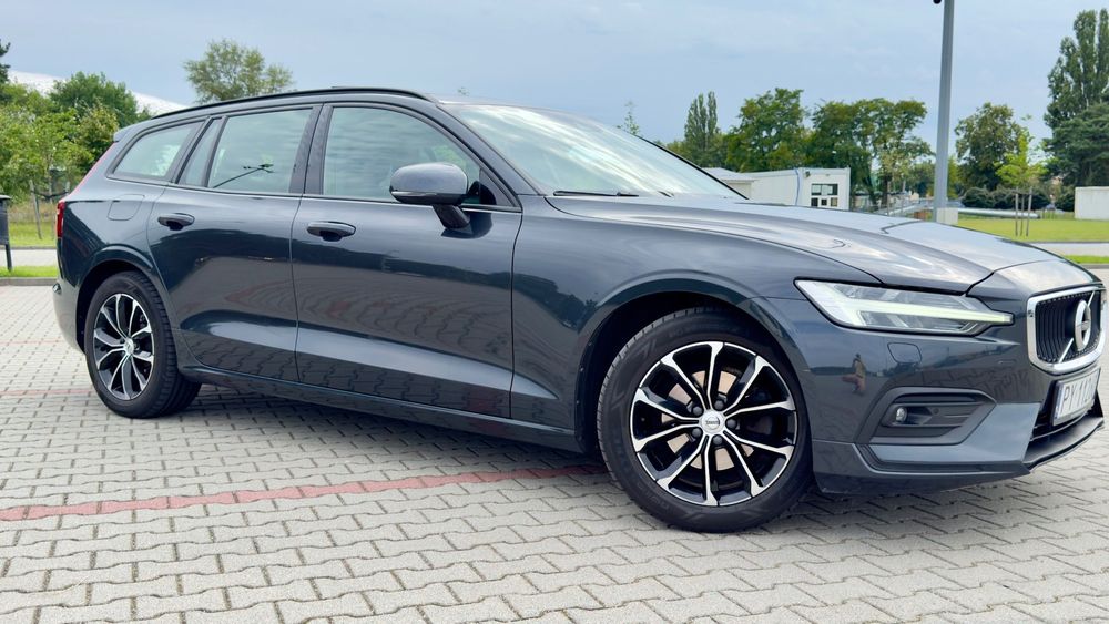 Volvo V60 Cesja Volvo V60 D4 2019 AWD HAK WEBASTO RATA 1610,94Netto
