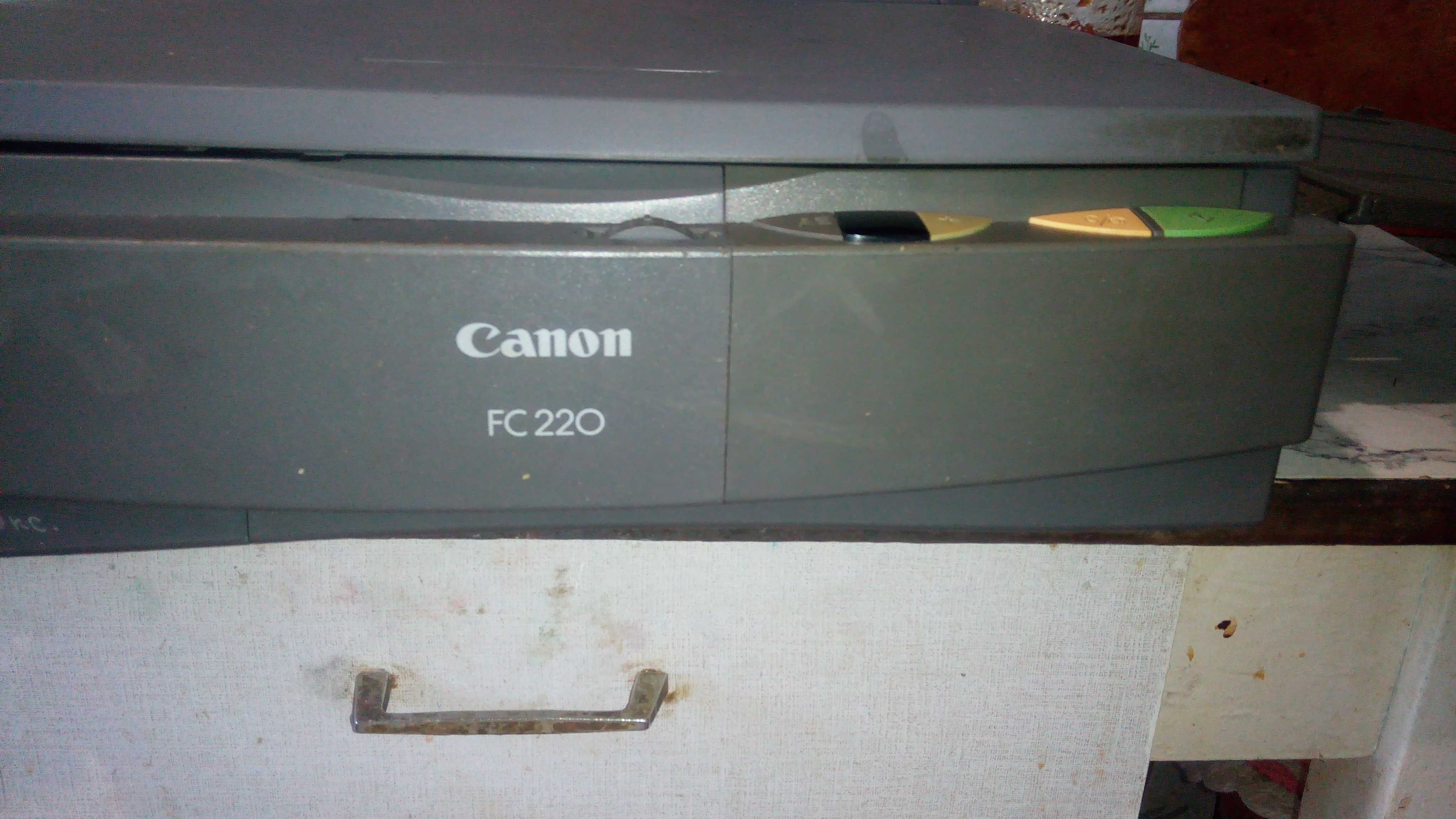 Ксерокс   Canon  FC220