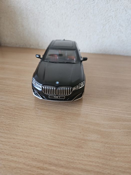 Модель bmw 7 1:24