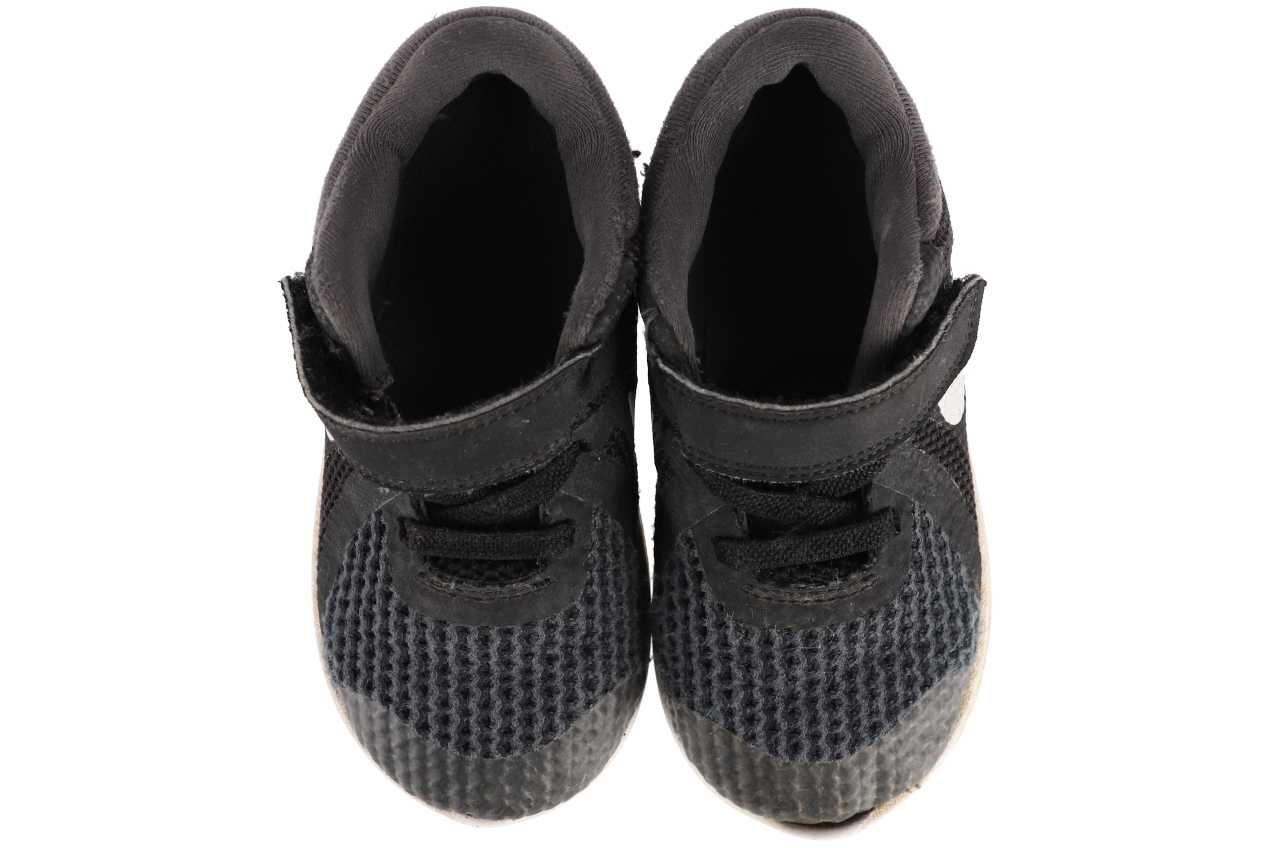 Chłopięce, używane buty marki Nike, rozmiar 25