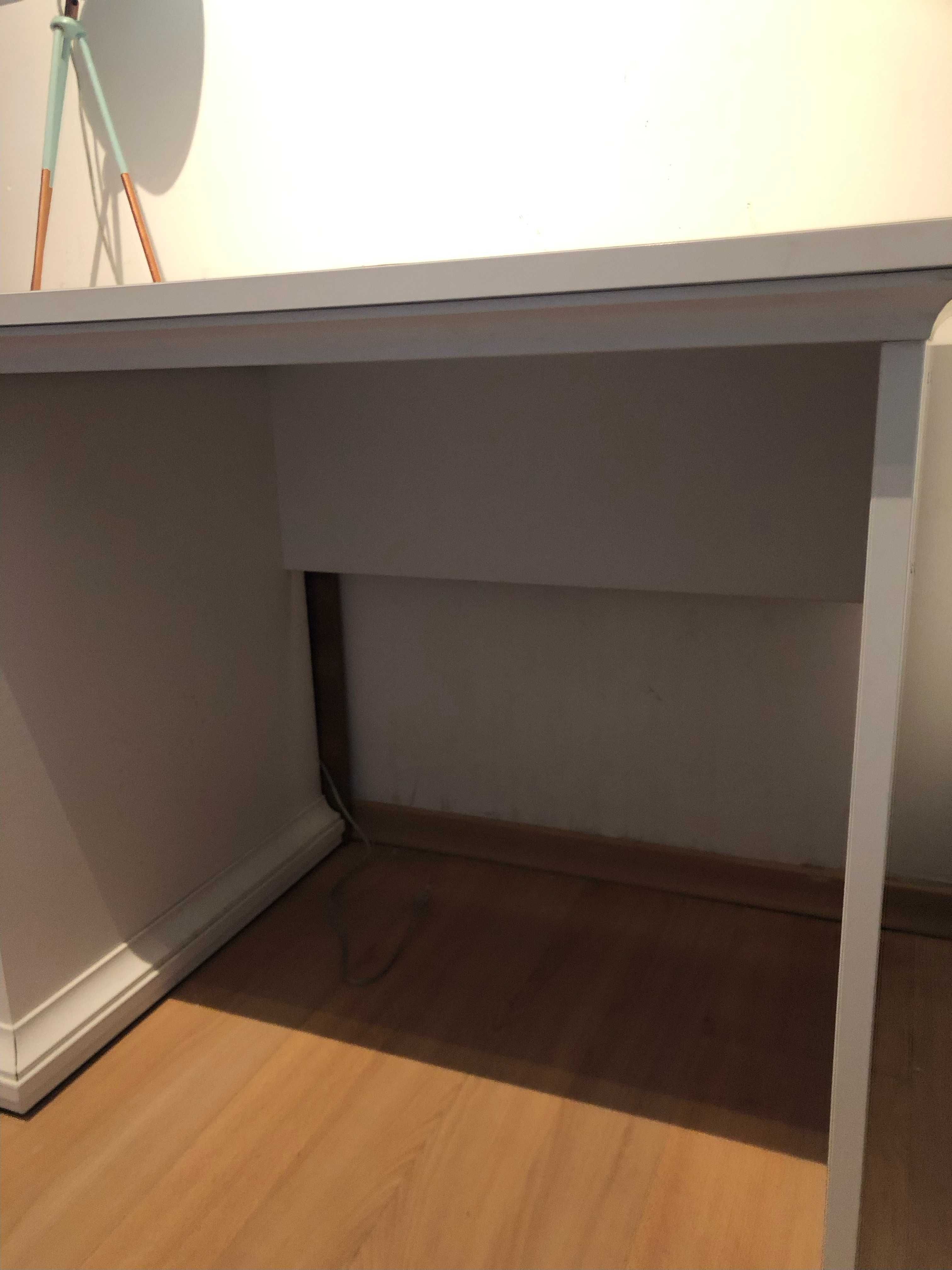 secretária branca conforama com 3 gavetas