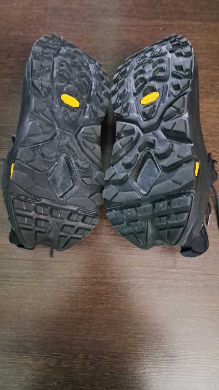 Кросівки Hoka Kaha 2 Low GTX.  Р 48   31см
