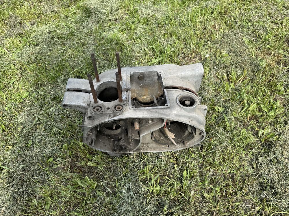 SFM Junak M10 Rama silnik
