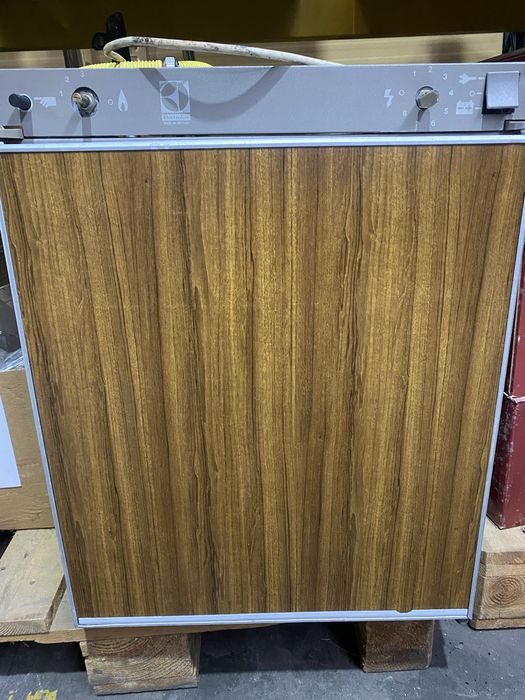 FRIGORIFICO  TRIVALENTE AUTOCARAVANA ELECTROLUX  RM212 (3 IN 1)