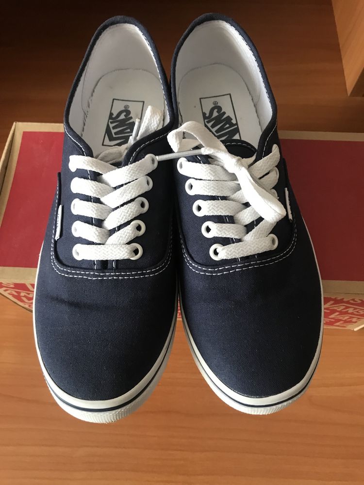 Vans Authentic Lo Pro Navy/True white 40р