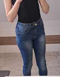 Granatowe damskie jeansy