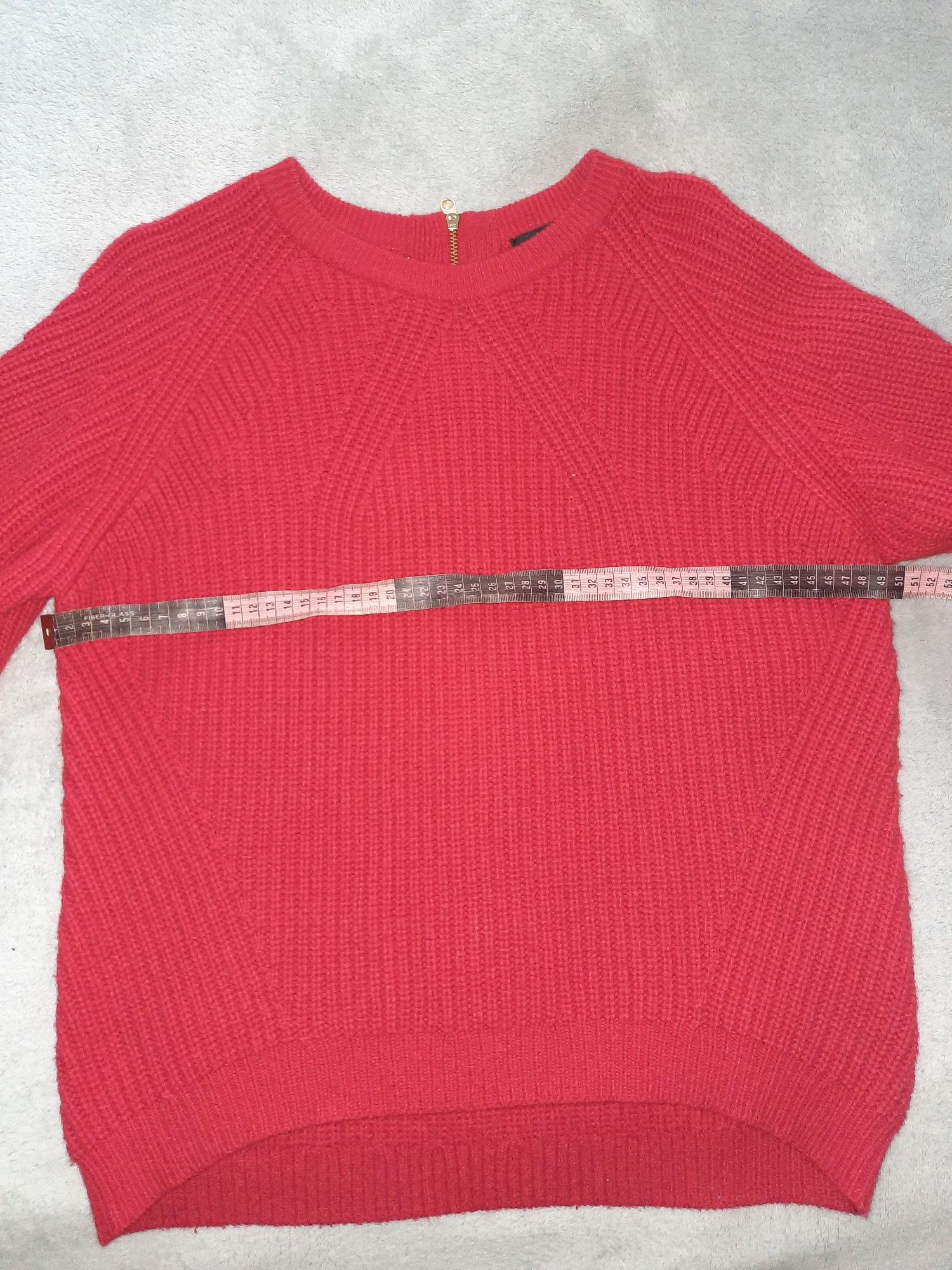 Вязаный свитер для девочки 10-11  лет