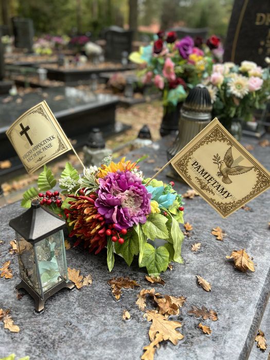 Chorągiewki dekoracyjne na Wszystkich Świętych – pakiet 500 sztuk