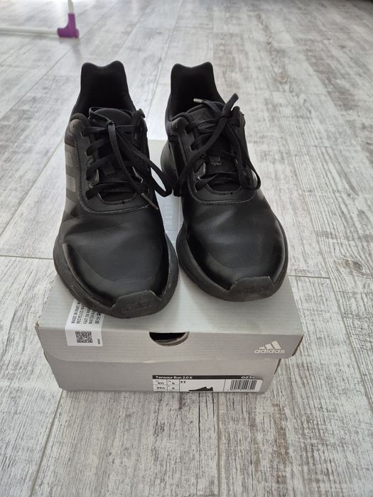 Adidas czarne adidasy dla chłopca 39 1/3