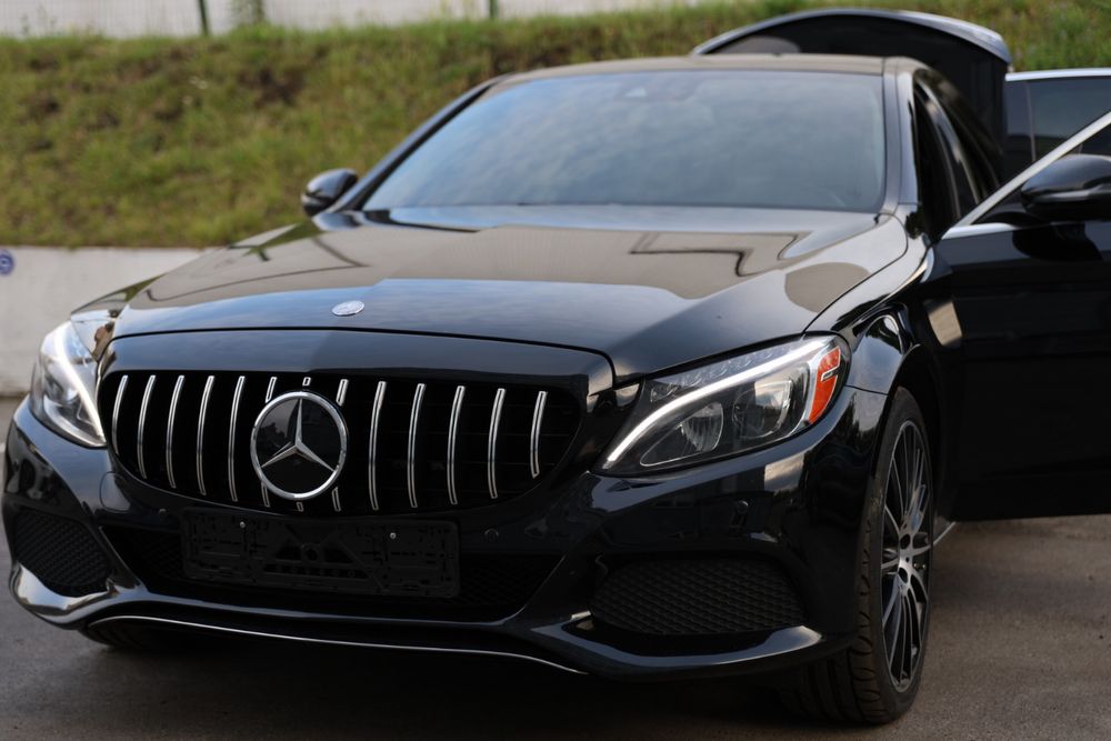 Оренда/прокат авто Mercedes-Benz C300 для особливих подій