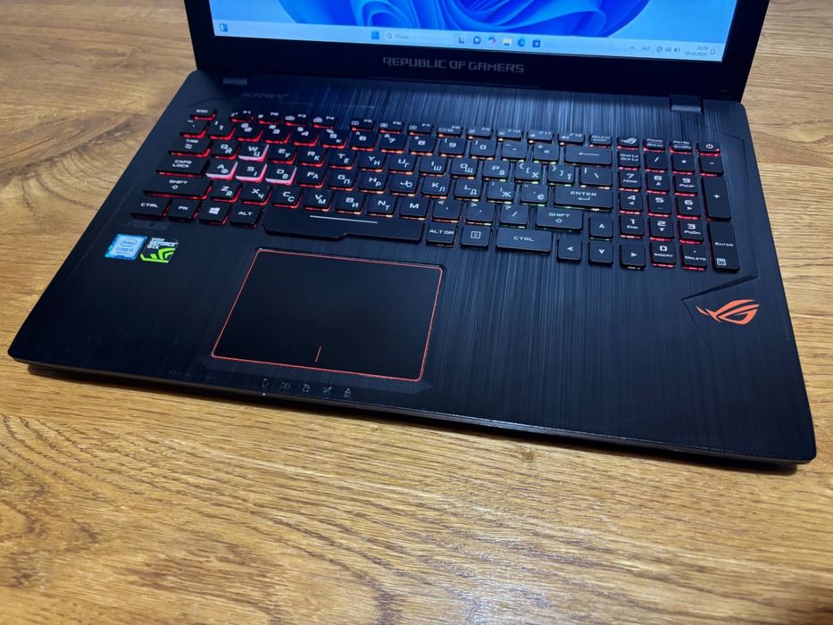 ASUS ROG Strix/Intel Core i5-7300HQ/16 GB/Graphics 2 GB/1 TB